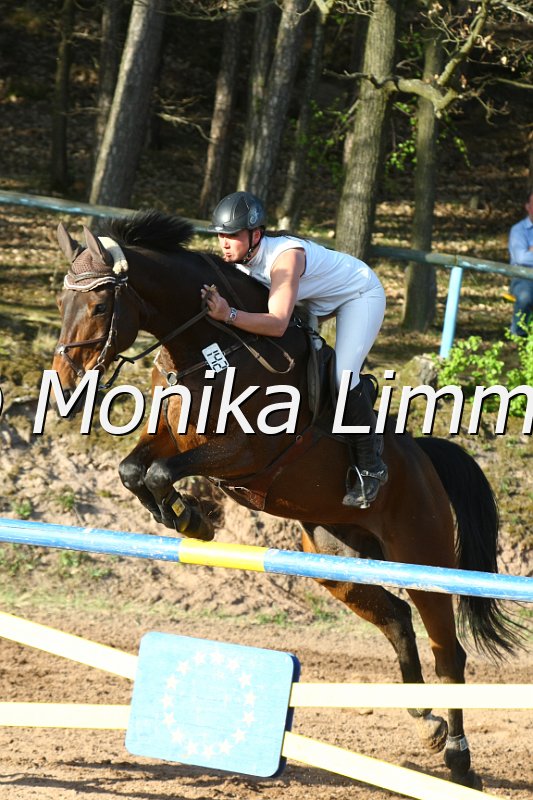 204M8946_Haeuslers-Luftikus_Punkte M.JPG